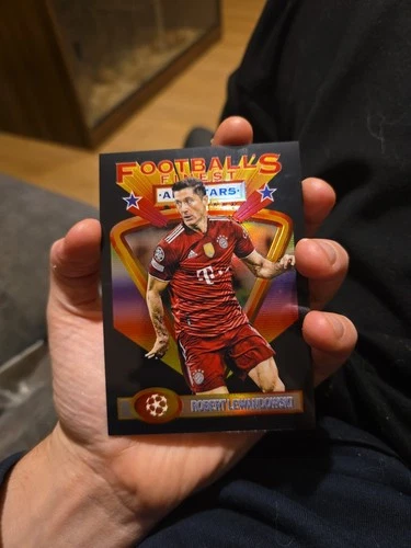 Robert Lewandowski 2021 Topps Finest /25