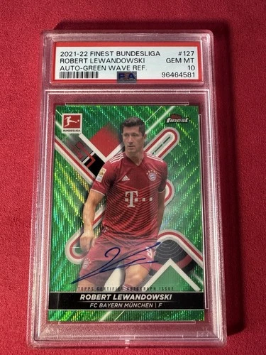 Robert Lewandowski 2021 Topps Finest /30