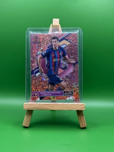 Robert Lewandowski 2022 Topps Finest Chrome Red /50