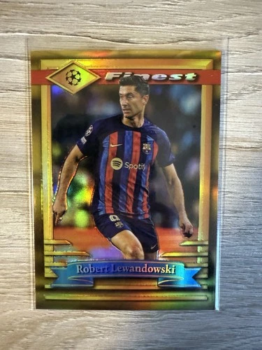 Robert Lewandowski 2022 Topps Finest Gold /50