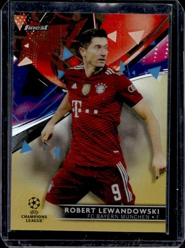 Robert Lewandowski 2021 Topps Finest Gold Refractor /50