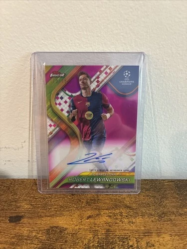 Robert Lewandowski 2024 Topps Finest Magenta Refractor /75