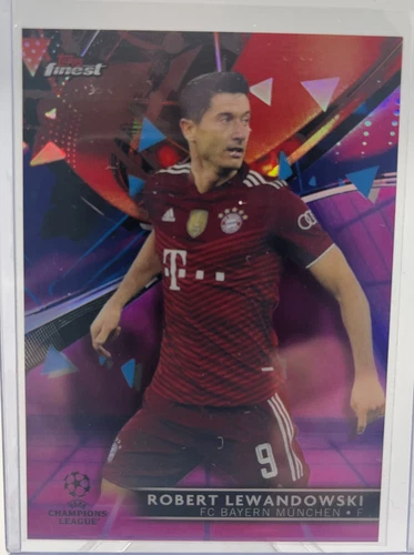 Robert Lewandowski 2021 Topps Finest Pink Prizm /125