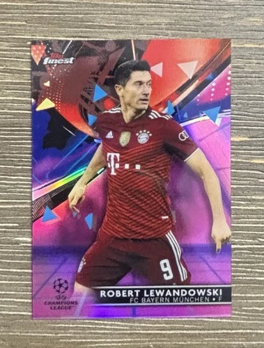 Robert Lewandowski 2021 Topps Finest Purple Refractor /125