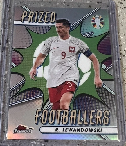 Robert Lewandowski 2023 Topps Finest Refractor