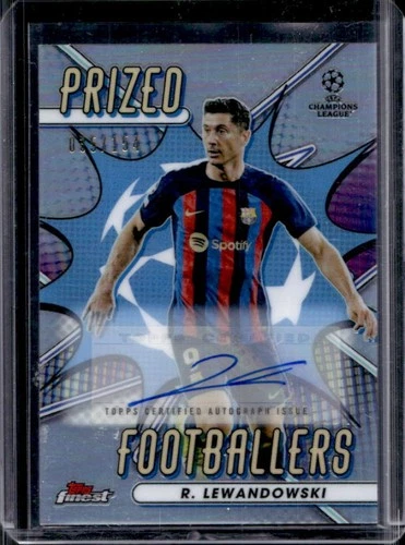 Robert Lewandowski 2022 Topps Finest UEFA /154