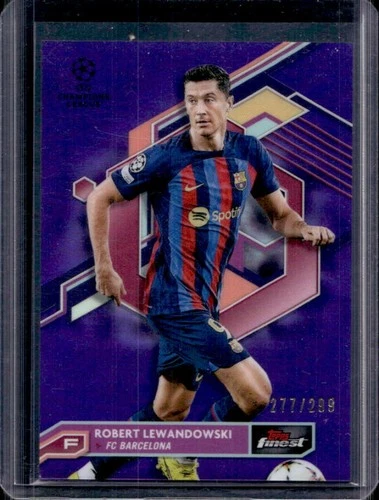 Robert Lewandowski 2022 Topps Finest UEFA Viola Rifrattore /299