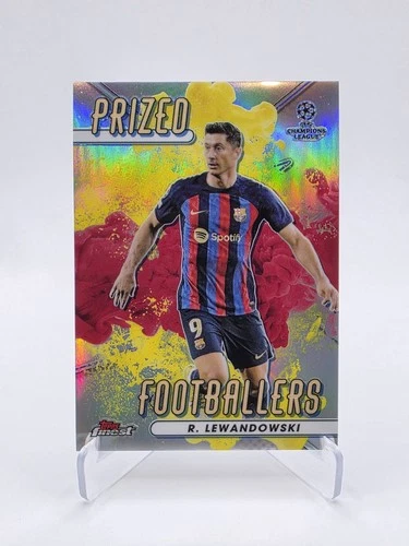 Robert Lewandowski 2022 Topps Finest Yellow Red Fusion