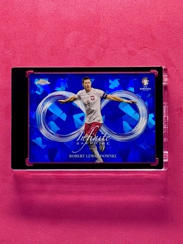 Robert Lewandowski 2023 Panini Infinite Sapphire