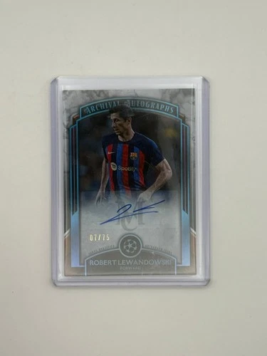 Robert Lewandowski 2022 Topps Museum Collection /75