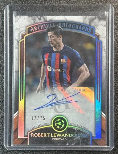 Robert Lewandowski 2022 Topps Museum Collection Sapphire /75