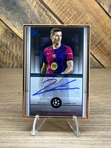 Robert Lewandowski 2025 Topps Museum Gold /75