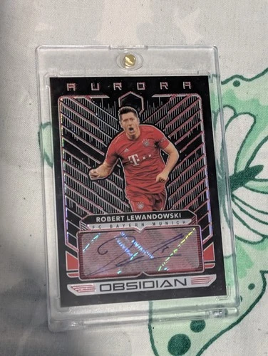Robert Lewandowski 2019 Panini Obsidian Red /22