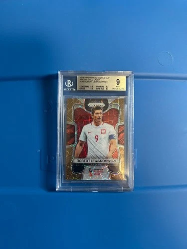 Robert Lewandowski 2018 Panini Prizm Gold Lazer /15