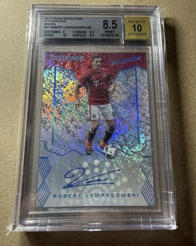 Robert Lewandowski 2017 Panini Revolution /49