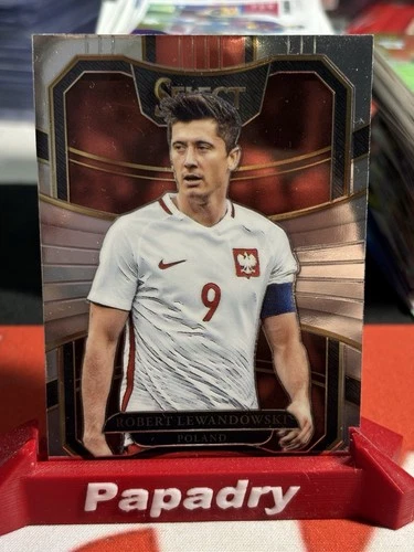 Robert Lewandowski 2017 Panini Select