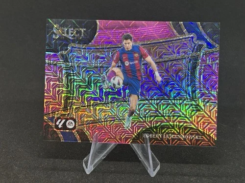 Robert Lewandowski 2023 Panini Select Prizm /115