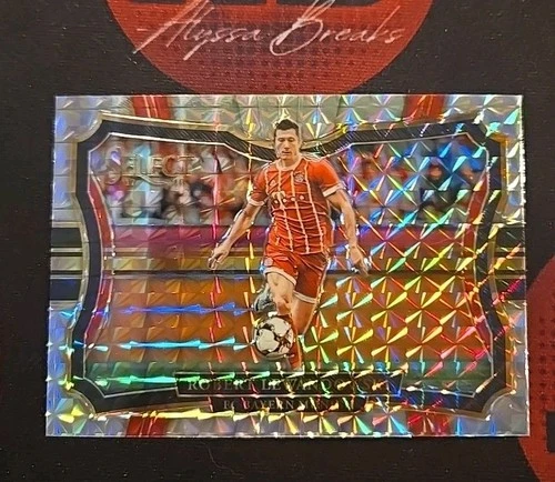 Robert Lewandowski 2017 Panini Select Silver Prizm