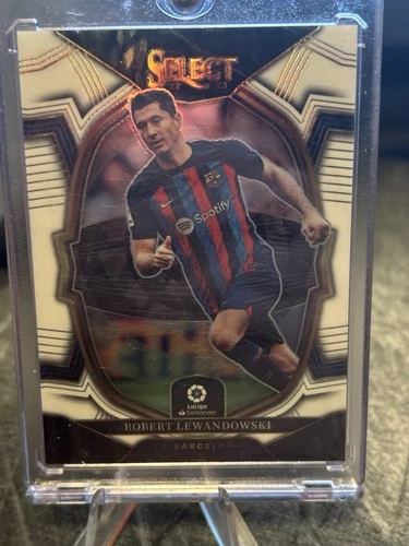 Robert Lewandowski 2022 Panini Select White Prizm /20