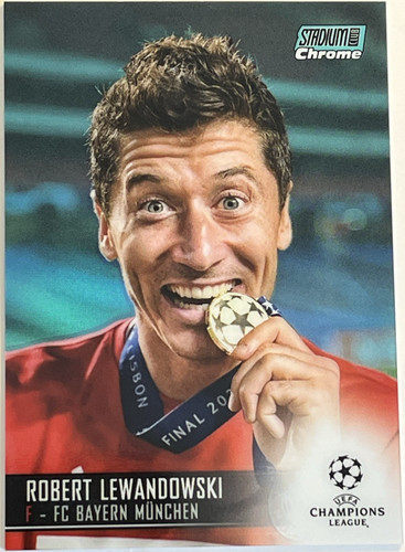 Robert Lewandowski 2020 Topps Stadium Club Chrome UEFA Aqua /199