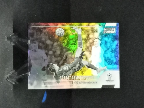 Robert Lewandowski 2021 Panini Stadium Club Cromo UCL Negro Blanco Refractor /299