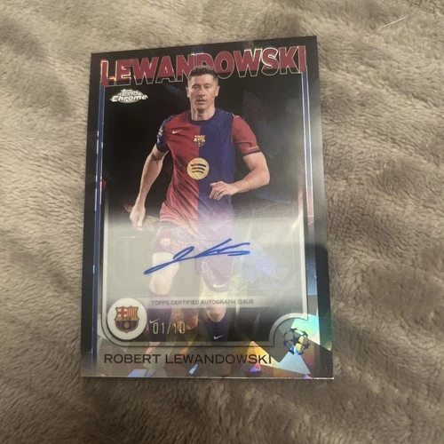 Robert Lewandowski 2024 Topps UCC Cromo Negro Lava /10
