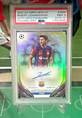 Robert Lewandowski 2023 Topps UEFA Champions League Gold /50
