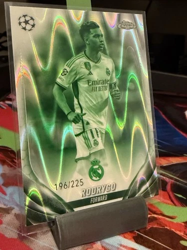 Rodrygo 2023 Topps Chrome Night Vision Raywave Refractor /225
