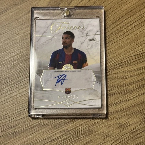Ronald Araújo 2025 Topps Forever Gold /50