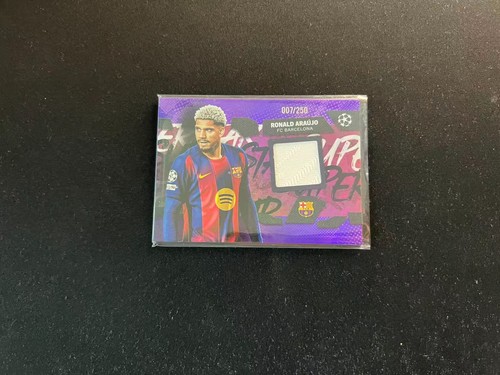 Ronald Araujo 2025 Topps UEFA Club Fútbol Púrpura /250
