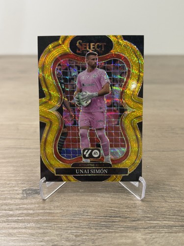 Unai Simón 2025 Panini Select Gold Wave /10