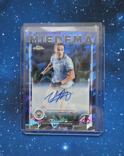 Vivianne Miedema 2025 Topps Chrome Sapphire