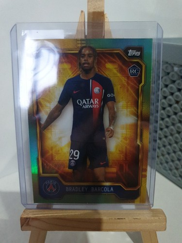 Bradley Barcola Paris Saint-Germain Official Fan Set 