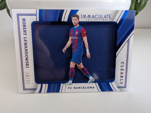 Robert Lewandowski 2022 Panini Clearly /25
