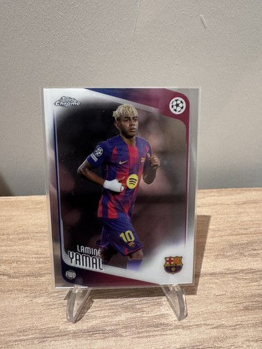 Lamine Yamal 2025 Topps UCC Chrome #10