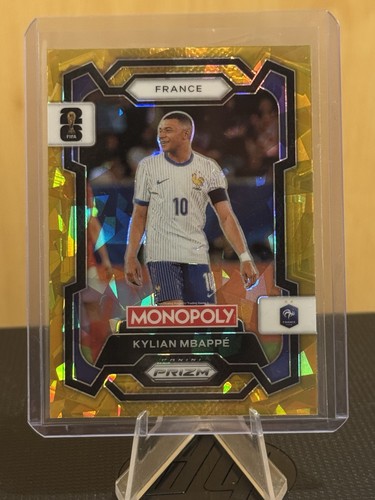 Kylian Mbappe Prizm World Cup Gold Cracked Ice