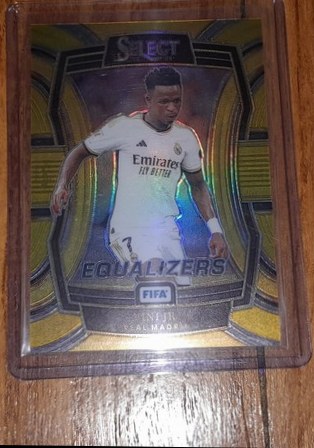 Vinicius Junior 2023 Panini Select Gold /10