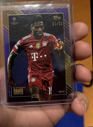 Alphonso Davies Topps UEFA Champions League Gold /25